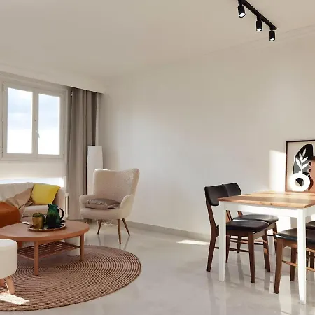 Modern 2-bed 80m2 With Elevator Free Parking N19-25 Apartment *