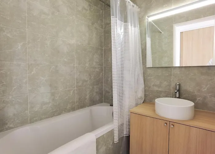 Modern 2-bed 80m2 With Elevator Free Parking N19-25 公寓